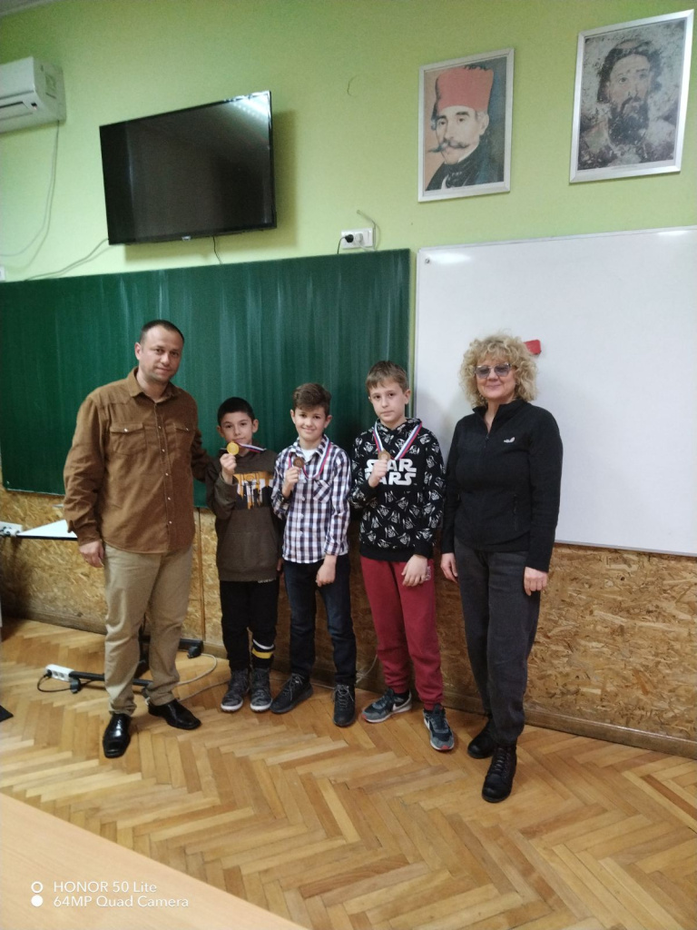 IMG-c2812be4a42dc366449c8cc5a3dd7d03-V.jpg IMG-c2812be4a42dc366449c8cc5a3dd7d03-V.jpg